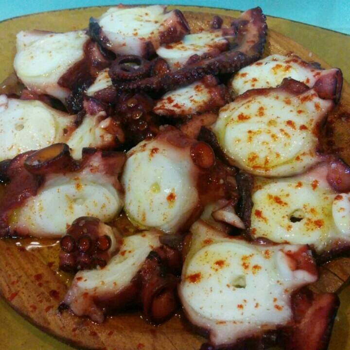 Pulpo a feira - A Pulpeira de Melide